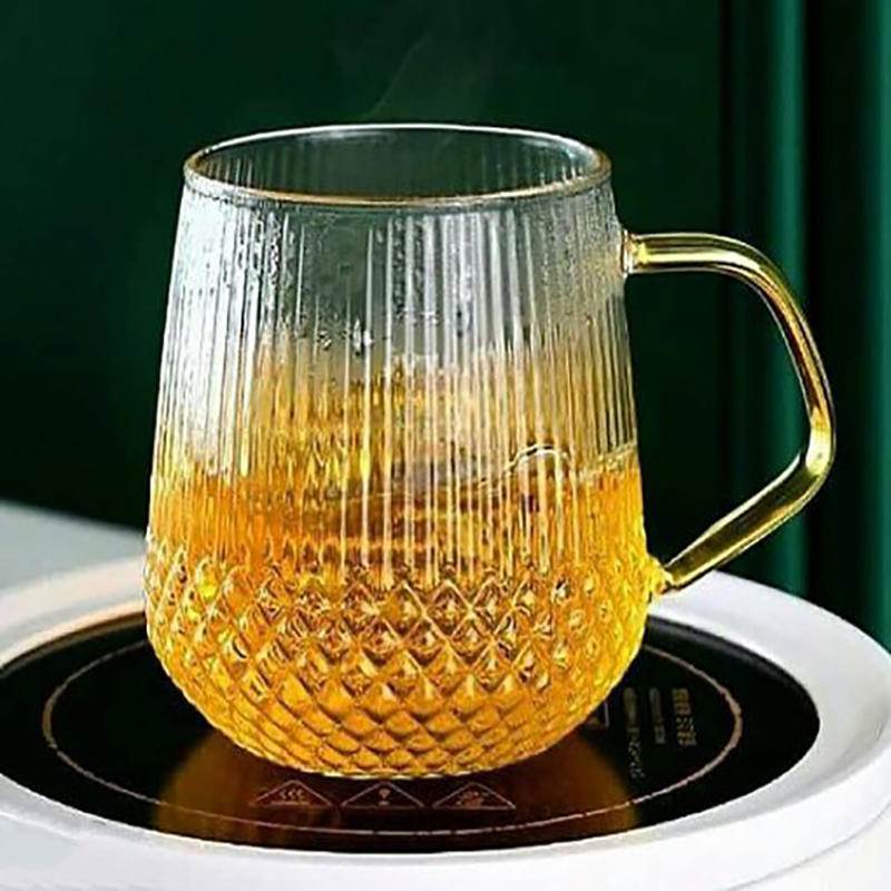 لیوان پیرکس دسته طلایی مدل طره ای الماسی