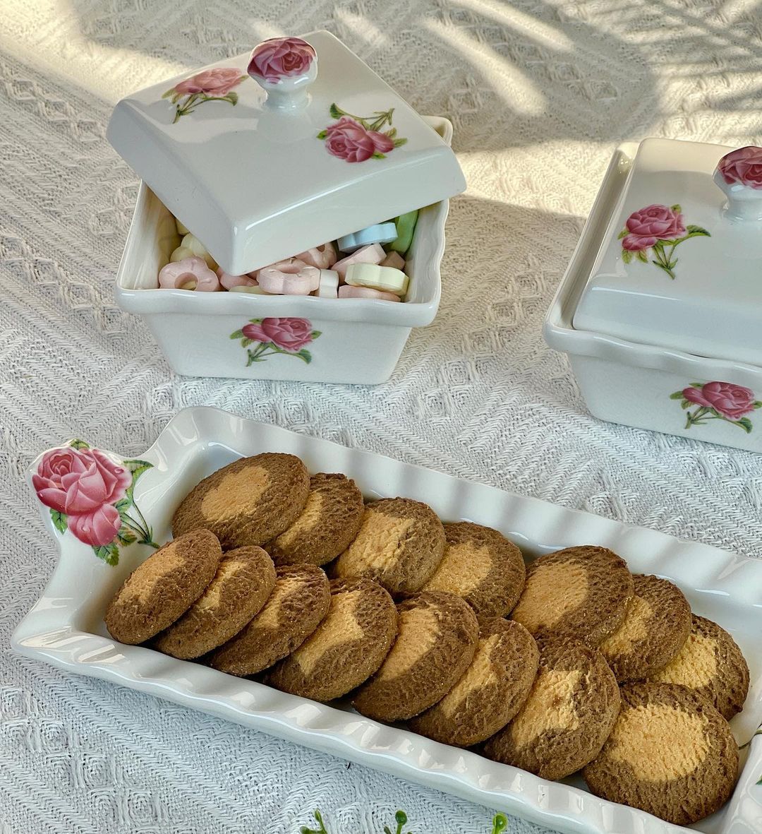 ست قندان و سینی گلسرخ