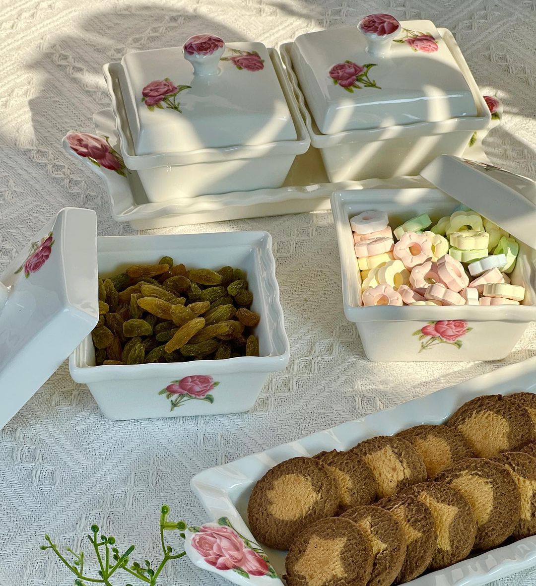 ست قندان و سینی گلسرخ