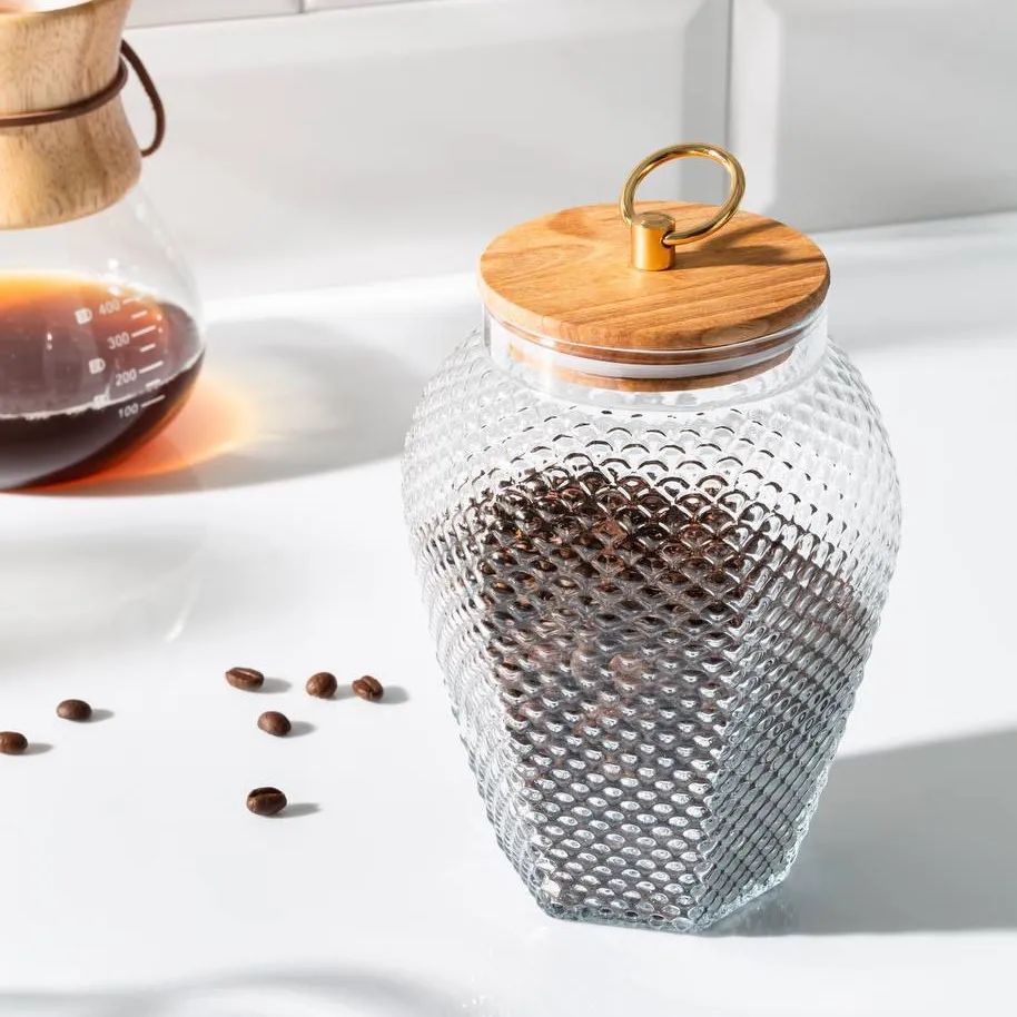 بانکه ماکان جنس شیشه درب چوبی