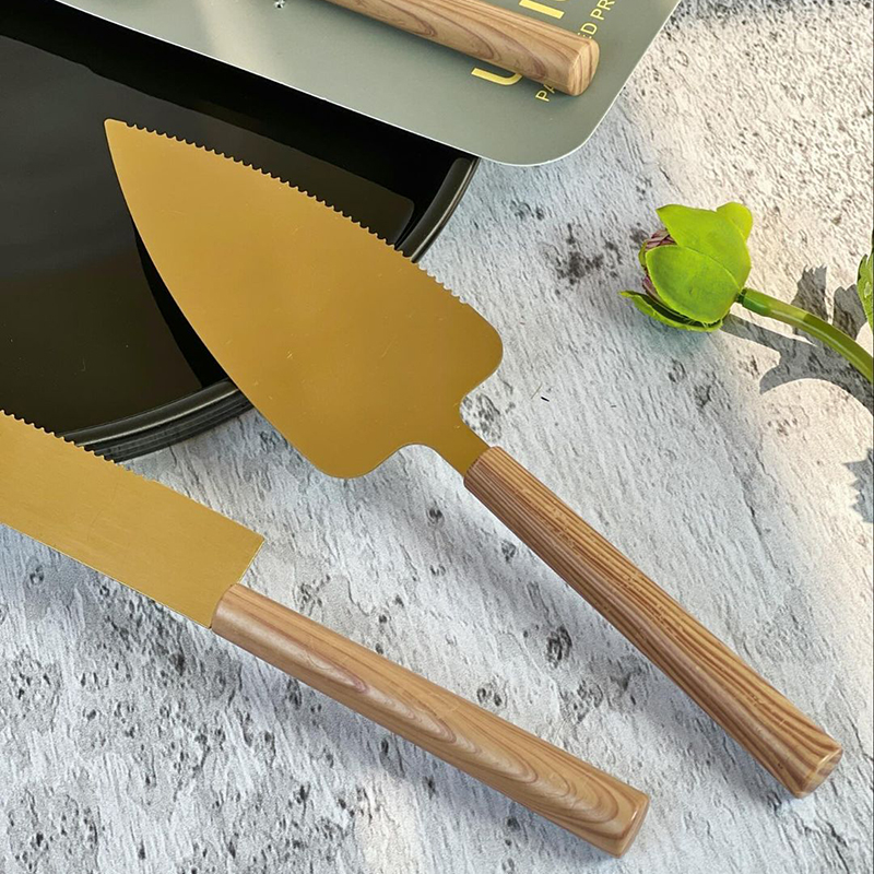 ست کارد و کفگیر دسته چوبی