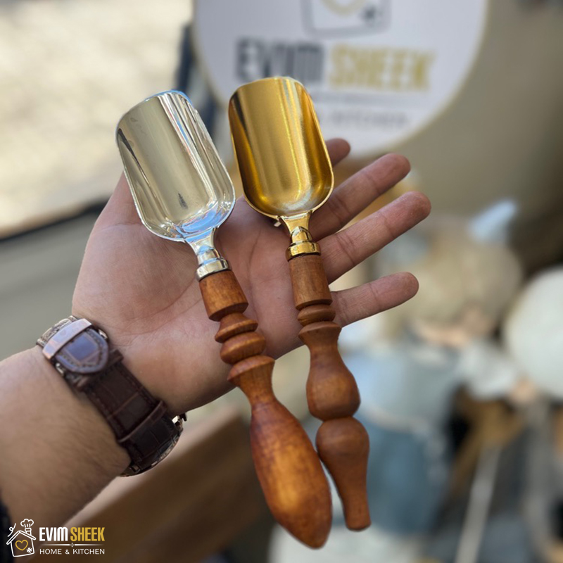 قاشق آجیل سرتاس برنجی دسته چوبی