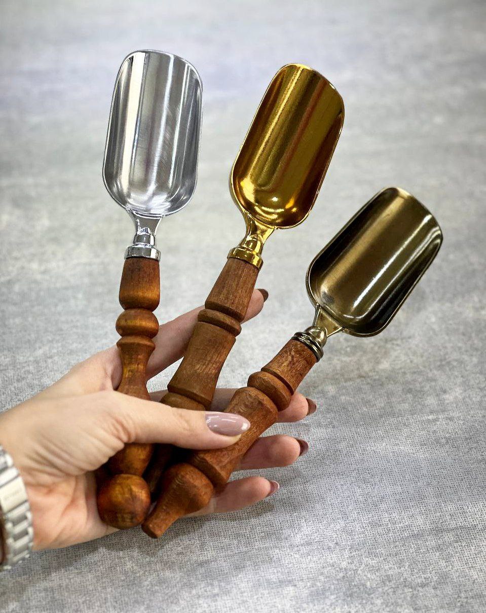 قاشق آجیل سرتاس برنجی دسته چوبی