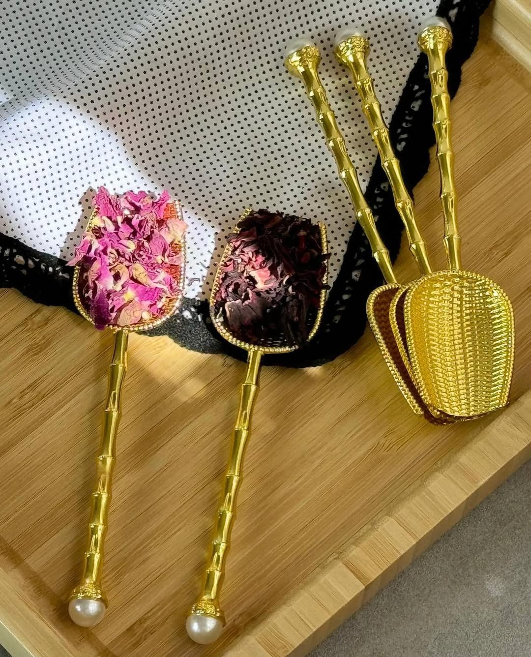 قاشق طلایی نگین دار