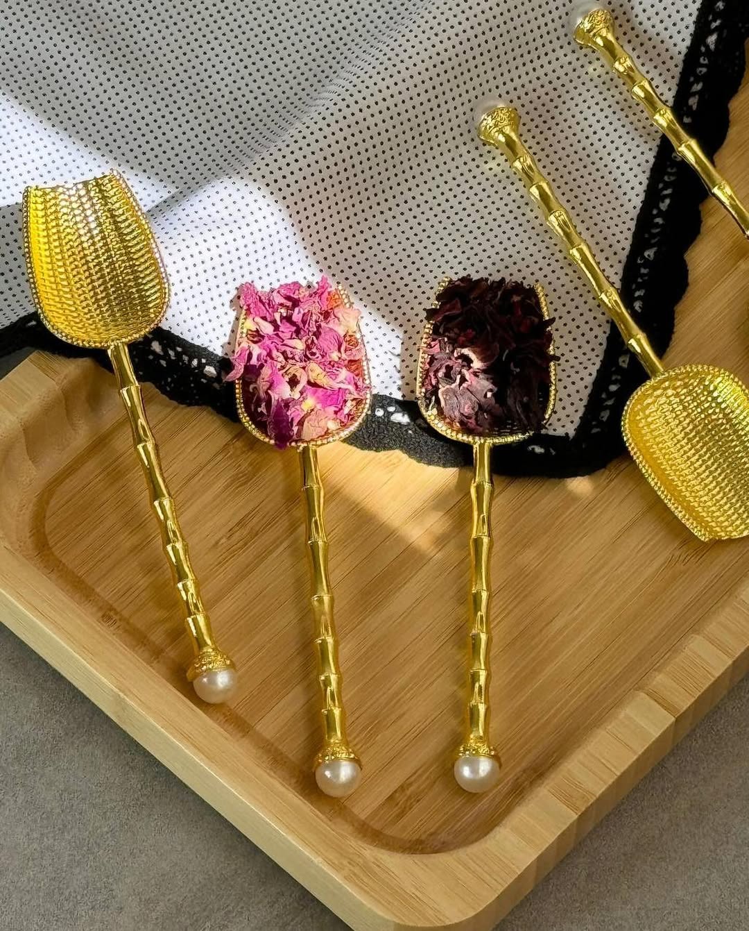 قاشق طلایی نگین دار