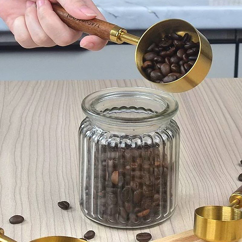 پیمانه دسته چوبی