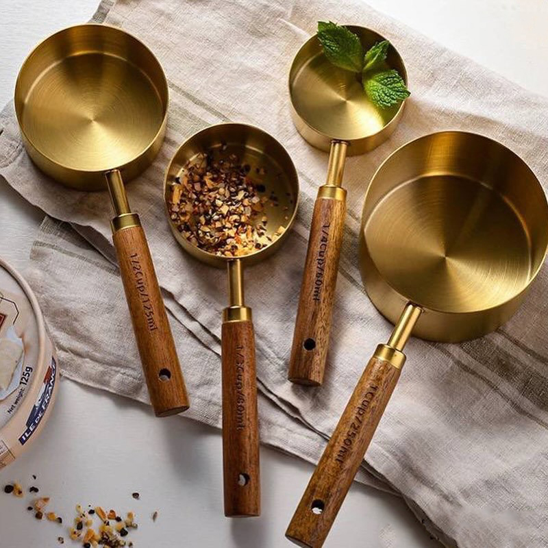 پیمانه دسته چوبی