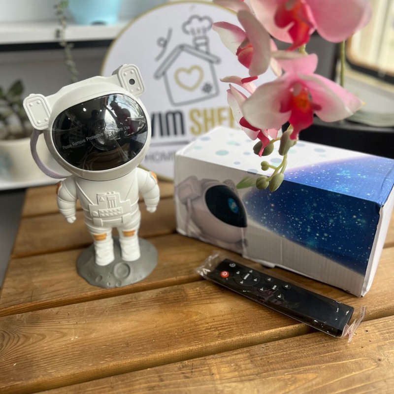 شب خواب فضانورد