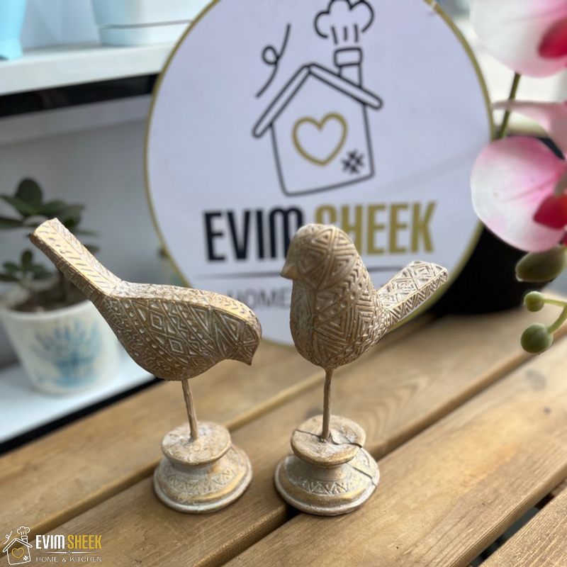 مجسمه مرغ آمین