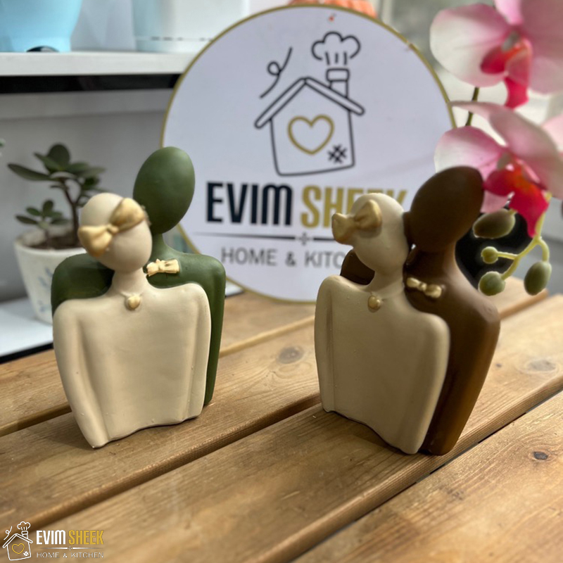 مجسمه زوج ماه عسل