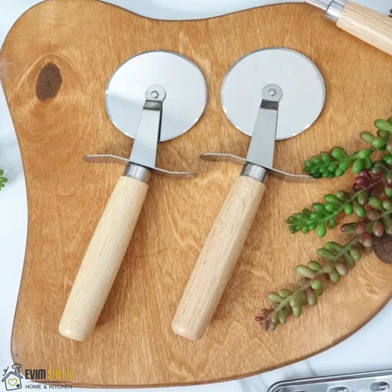 پیتزا بر مدل دسته چوبی