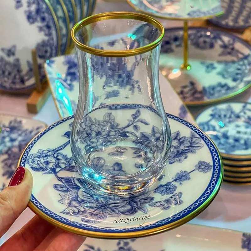 استکان و نعلبکی لب طلایی برند Gunel