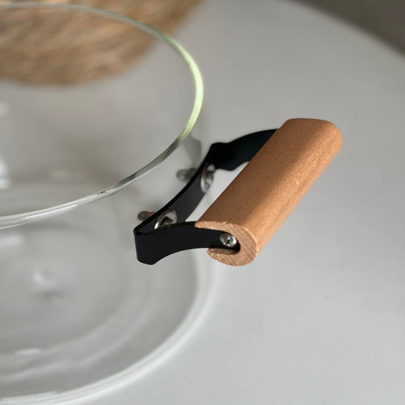 قابلمه پیرکس دسته چوبی