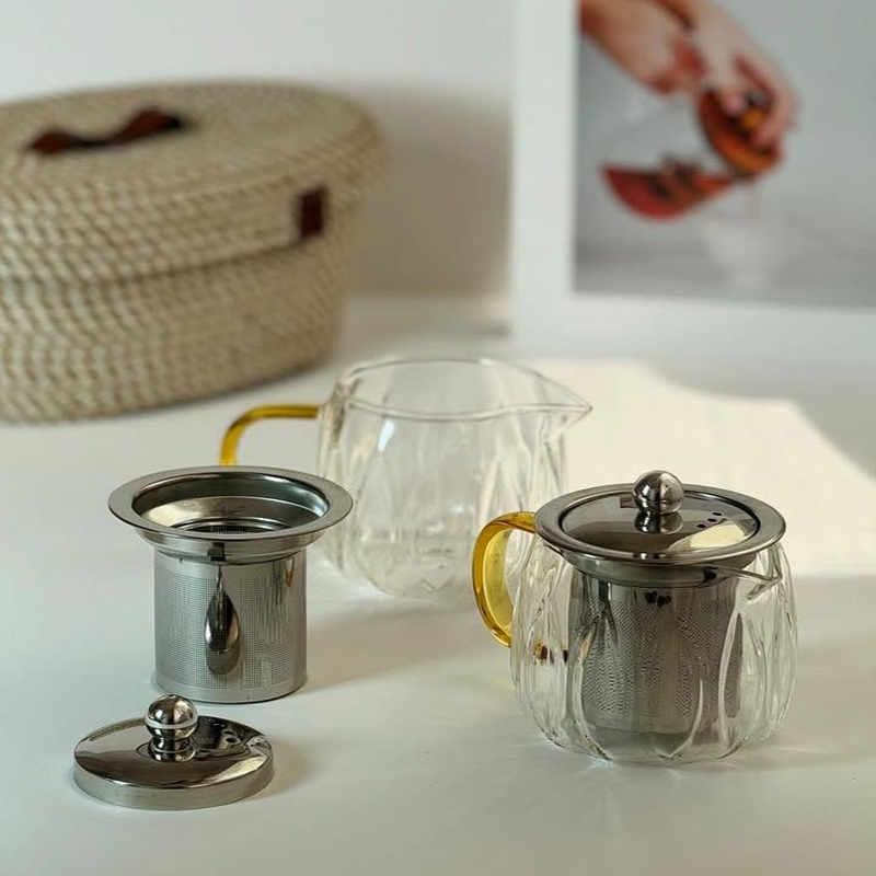 قوری پیرکس دسته طلایی