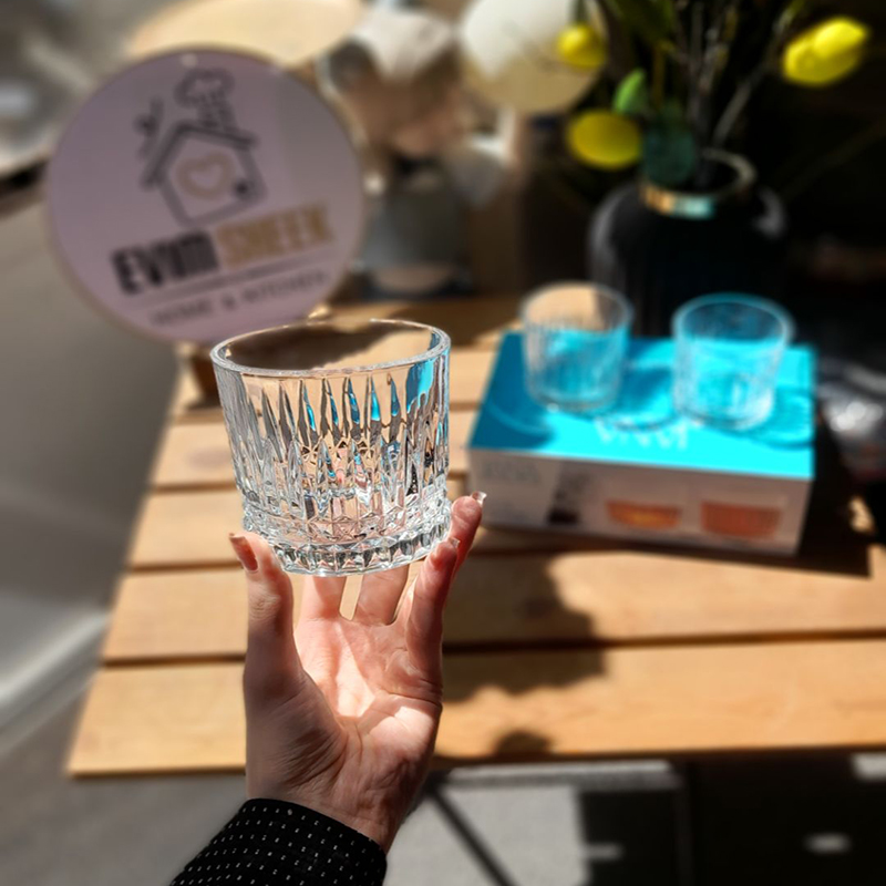 نیم لیوان مدل جانا