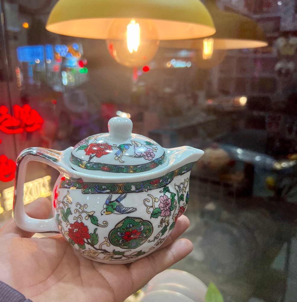 قوری چینی دمنوش طرحدار با صافی فلزی